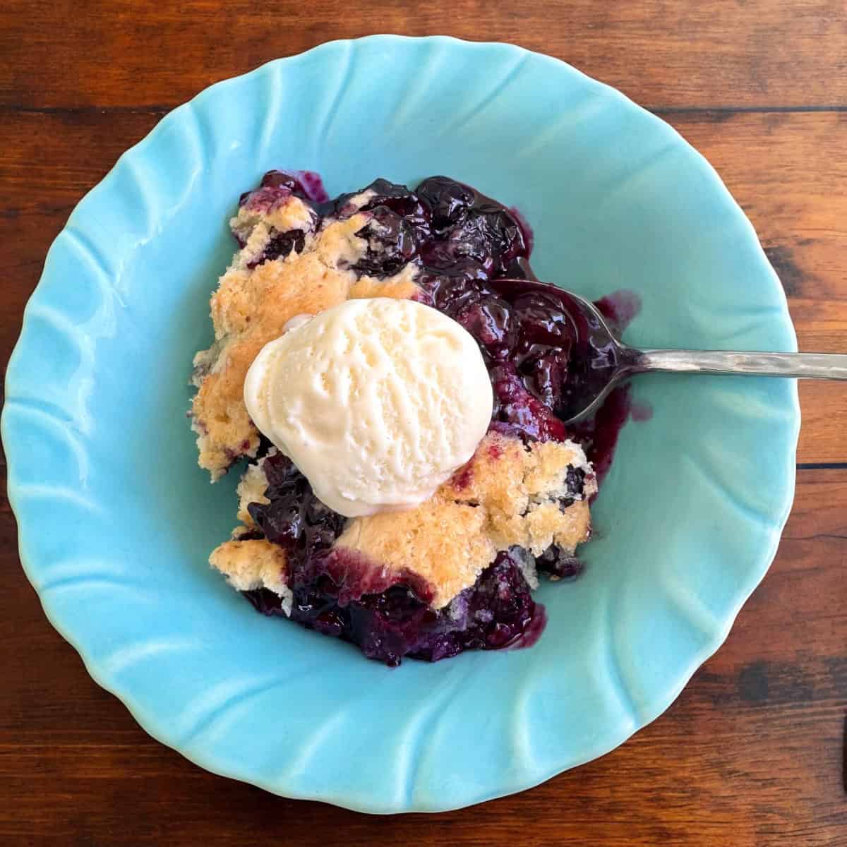 bowl of blueberry cobbler