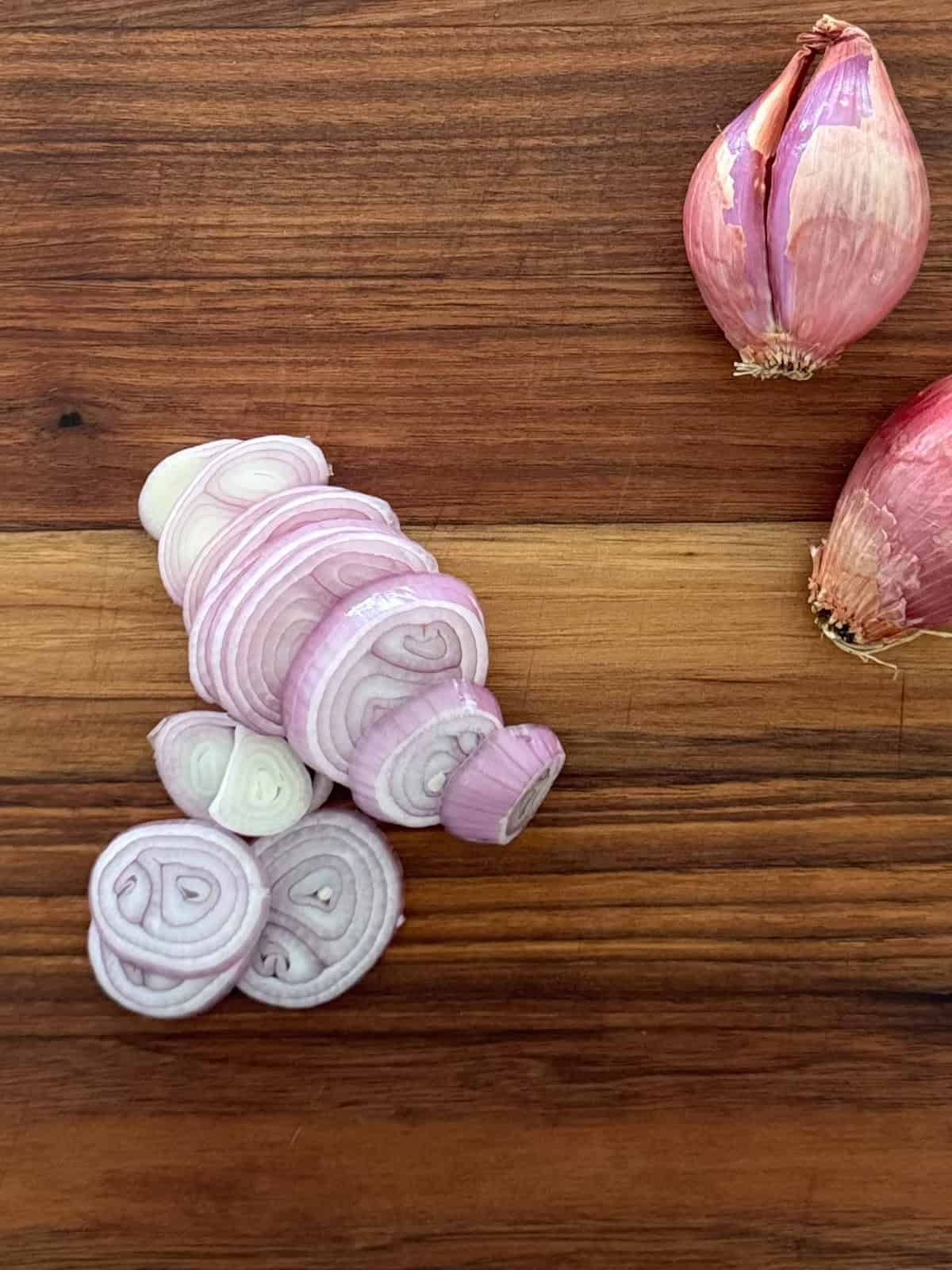 Slice the shallots.