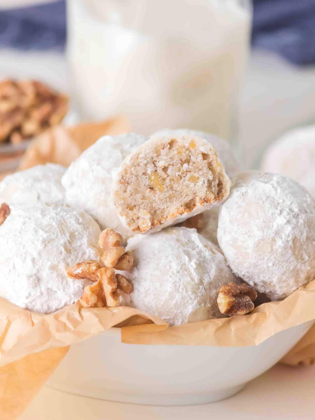 Snowball cookies with walnuts